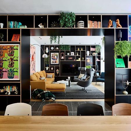 Citizenm London Victoria Station Hotel Exterior foto